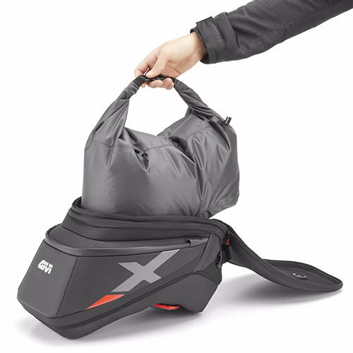 GIVI TANK torba X-LINE 15-18L TANKlock Črna 15-18L