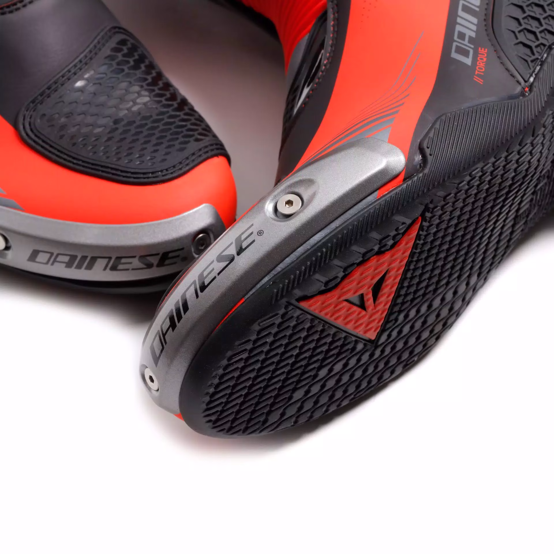 Dainese m. motoristični škornji TORQUE 4 Črna/Rdeča Fluo 41
