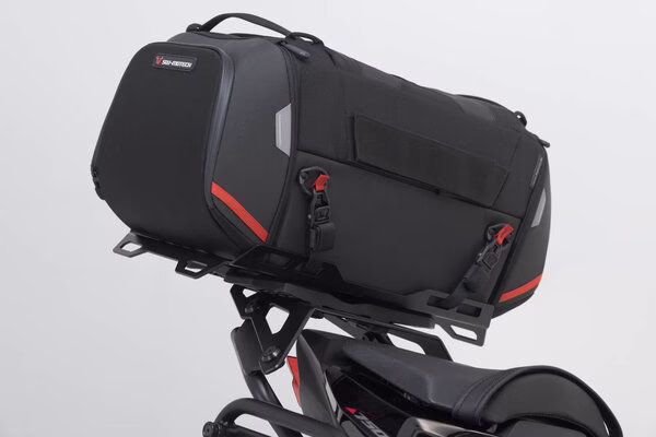 Motech nosilec zadnje torbe in torba 42L RACK PACK za CB750 HORNET 22- Črna 42L